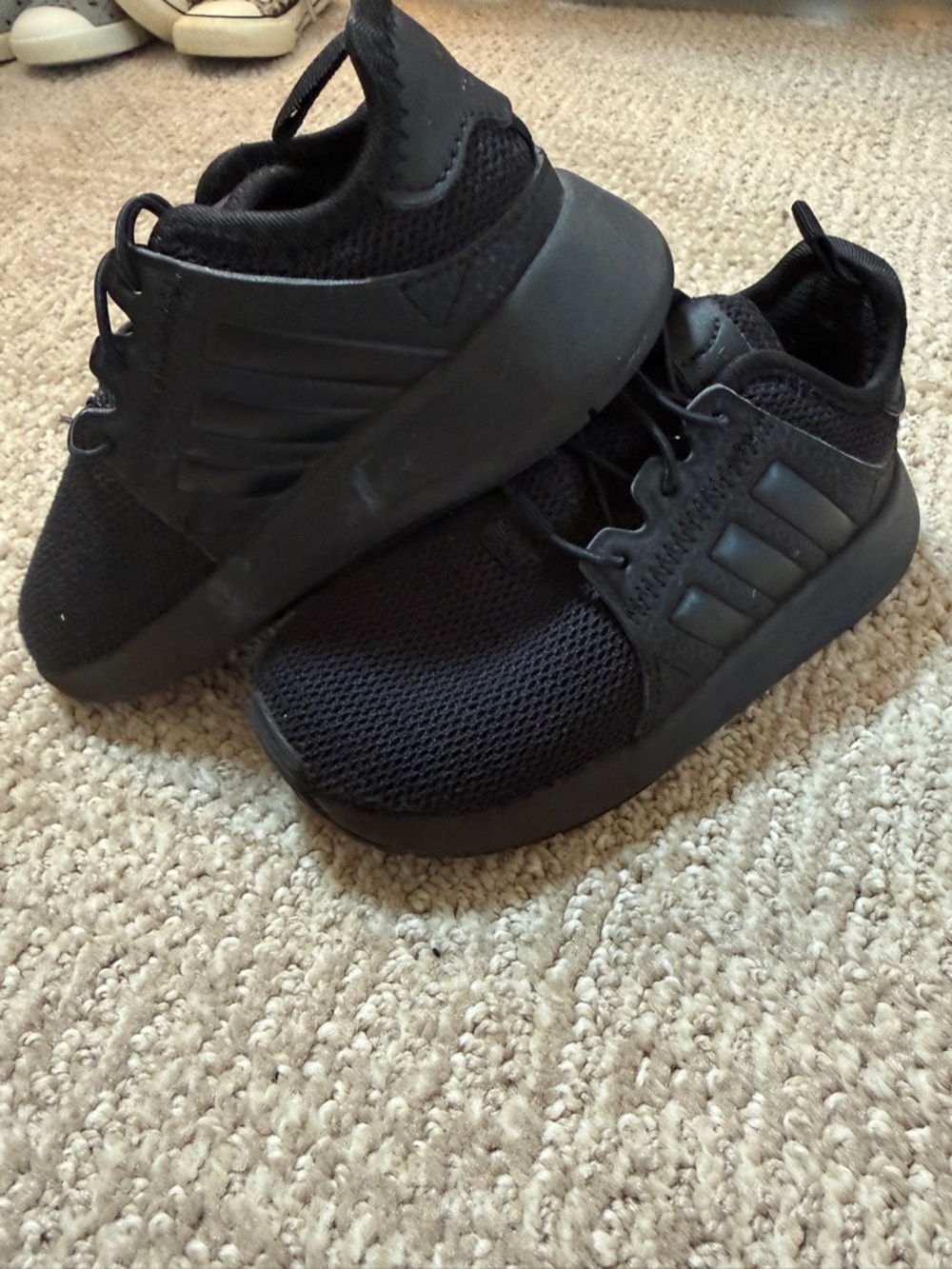 adidas Kids All-Black Athletic Sneakers | size 7 toddler